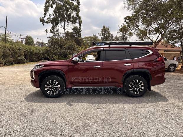 Mitsubishi Pajero Sport Exceed 2020 Red