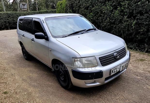 Toyota Succeed 2011 Silver