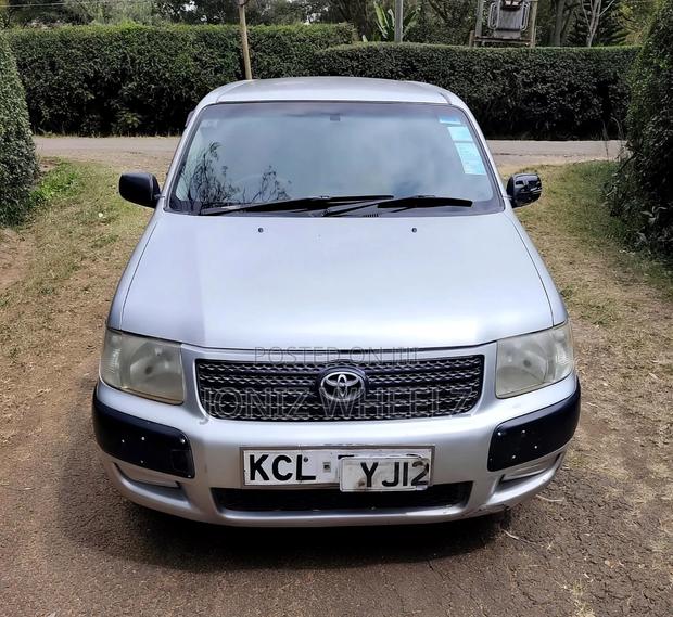 Toyota Succeed 2011 Silver