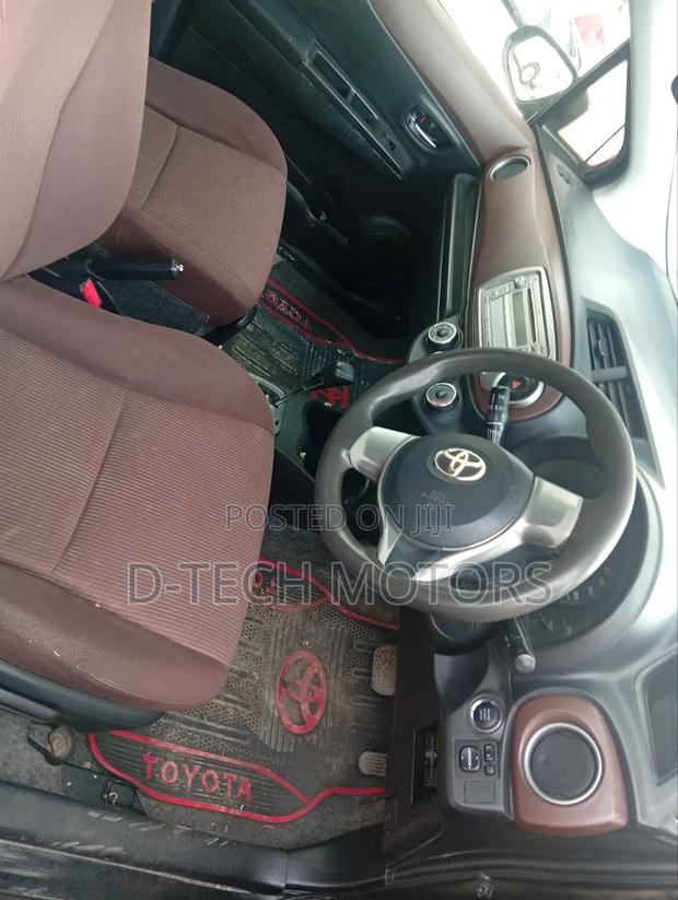 Toyota Vitz 2012 Black