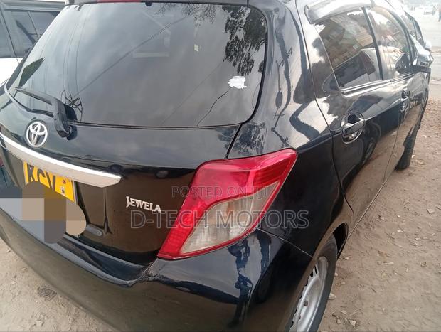 Toyota Vitz 2012 Black