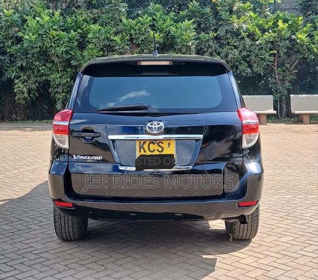 Toyota Vanguard 2011 Black