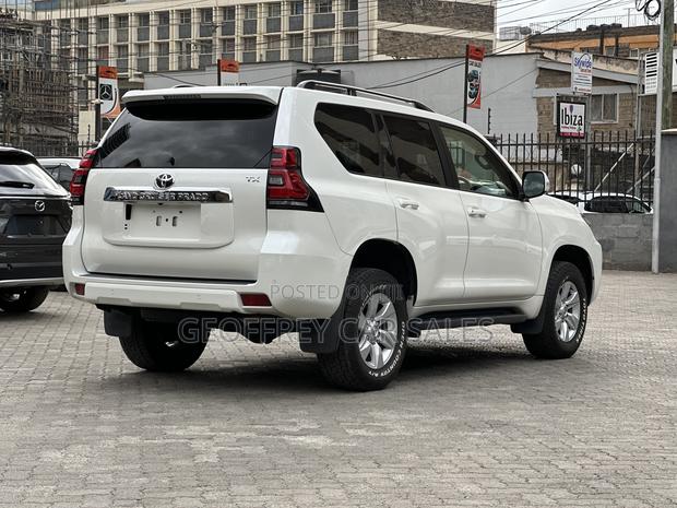 Toyota Land Cruiser Prado 2.8 2019 Pearl