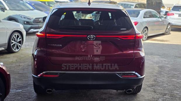Toyota Harrier 2.0 2021 Red