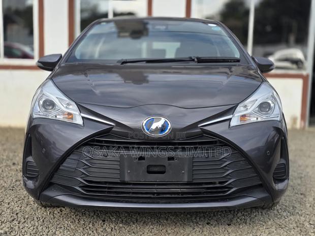 Toyota Vitz 2019 Gray
