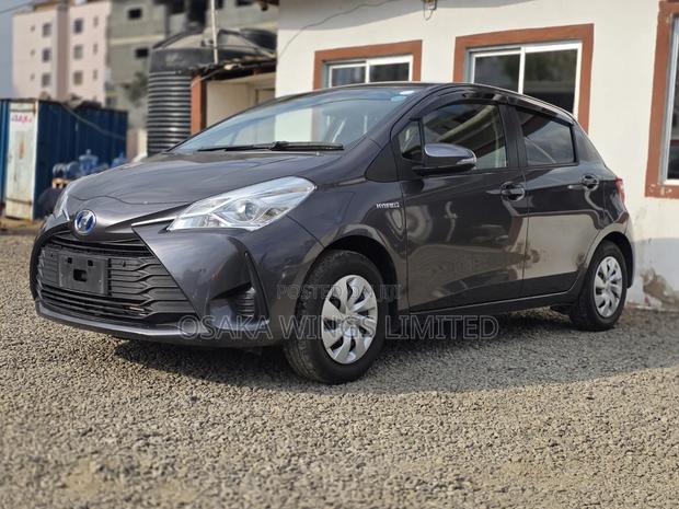Toyota Vitz 2019 Gray