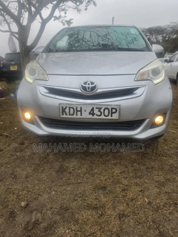 Toyota Ractis 2015 Silver
