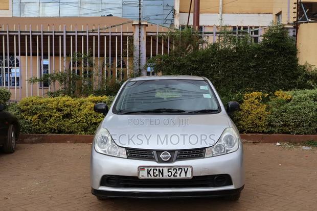 Nissan Wingroad 2010 Silver