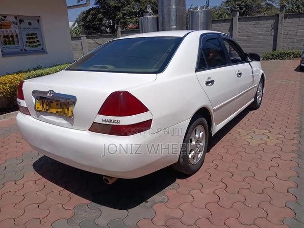 Toyota Mark II 2001 White
