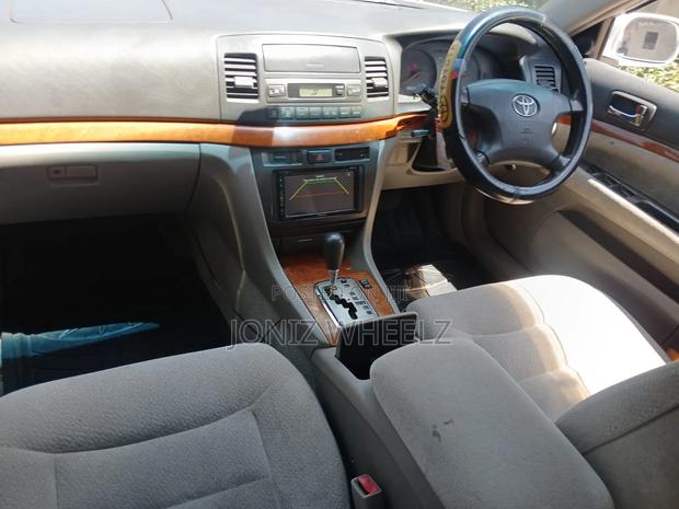 Toyota Mark II 2001 White