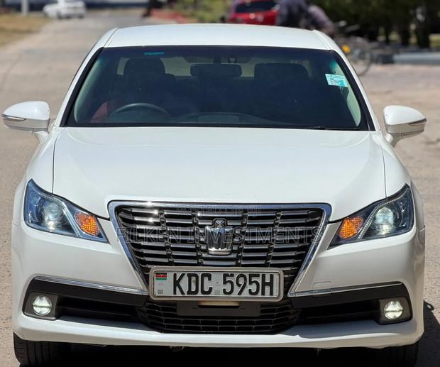 Toyota Crown 2015 White
