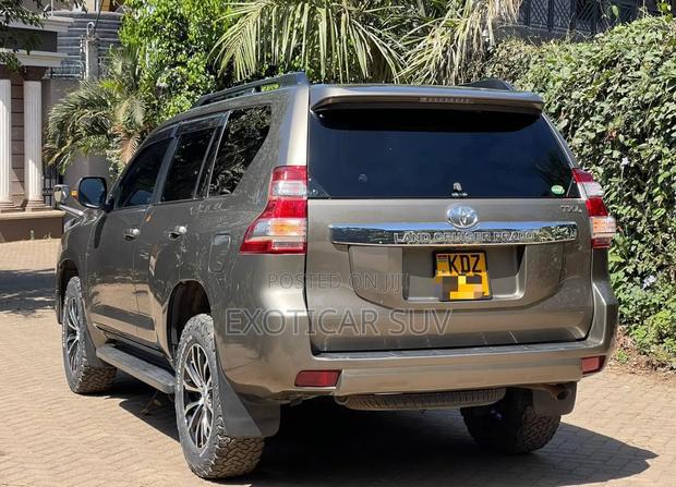 Toyota Land Cruiser Prado 2.8 2017 Gold