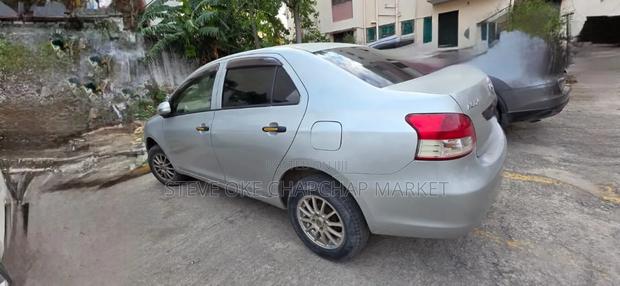 Toyota Belta 2012 Silver