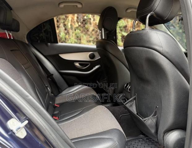 Mercedes-Benz C180 2015 Blue