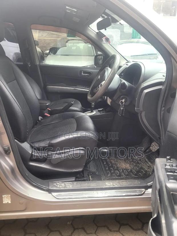 Nissan X-Trail 2010 Silver