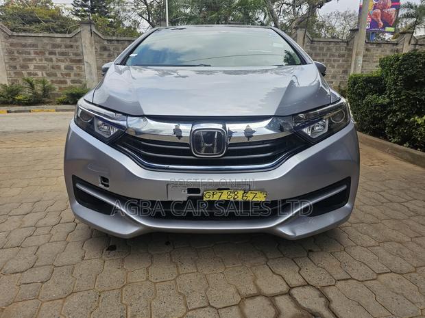 Honda Fit Shuttle 2019 Silver