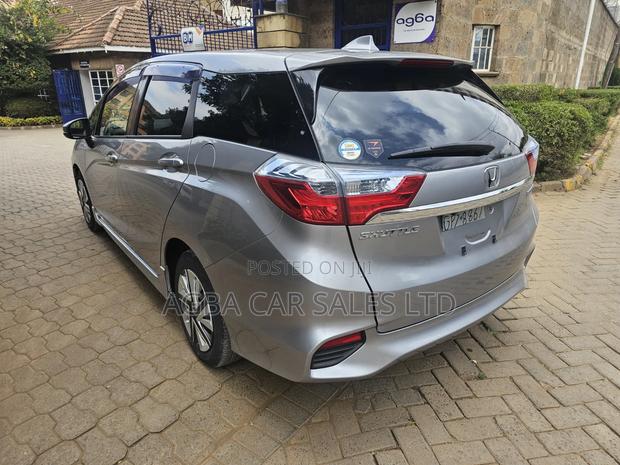 Honda Fit Shuttle 2019 Silver