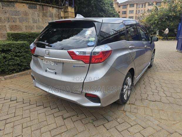 Honda Fit Shuttle 2019 Silver