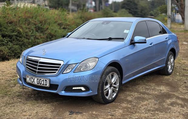 Mercedes-Benz E250 2009 Blue