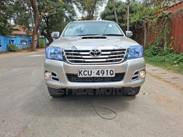 Toyota Hilux 3.0 D-4D 4x4 2012 Silver