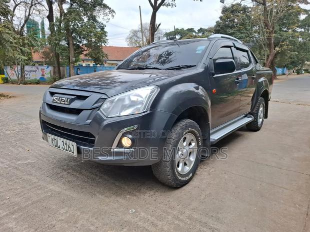 Isuzu D-MAX 2023 Gray