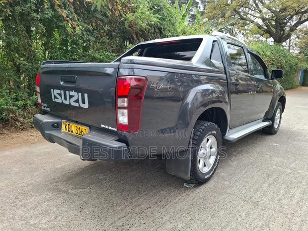 Isuzu D-MAX 2023 Gray