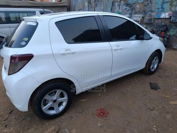 Toyota Vitz 2011 White