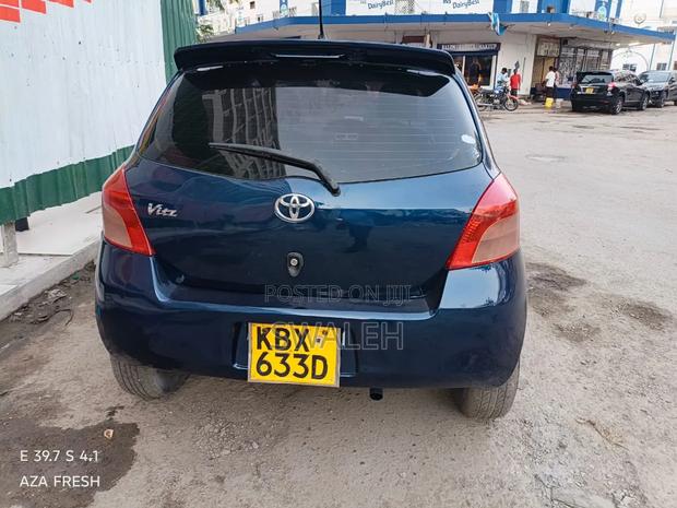 Toyota Vitz 2010 Blue