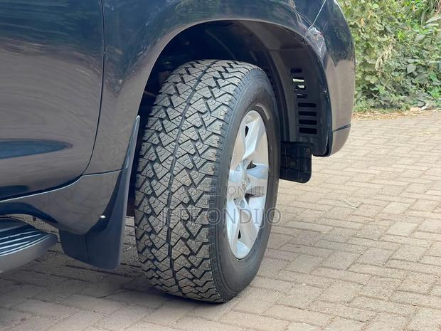 Toyota Land Cruiser Prado 2010 Black