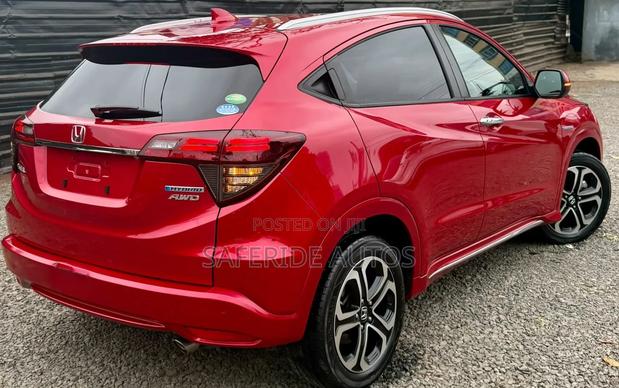 Honda Vezel 2020 Red