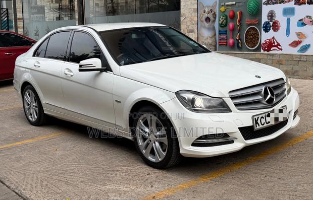 Mercedes-Benz C200 2011 White