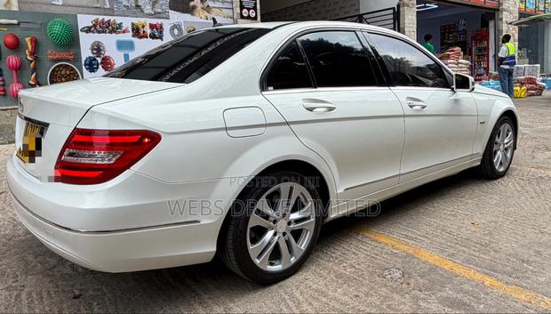 Mercedes-Benz C200 2011 White