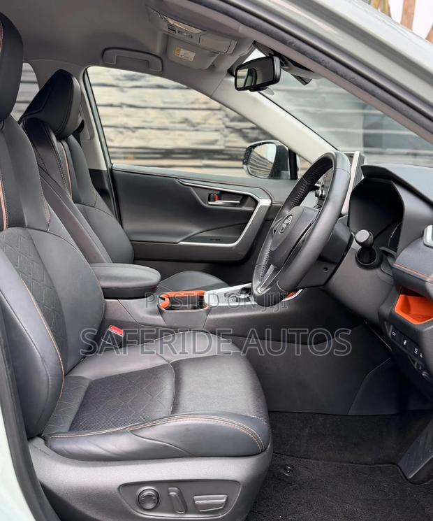 Toyota RAV4 Adventure AWD 2020 Ivory