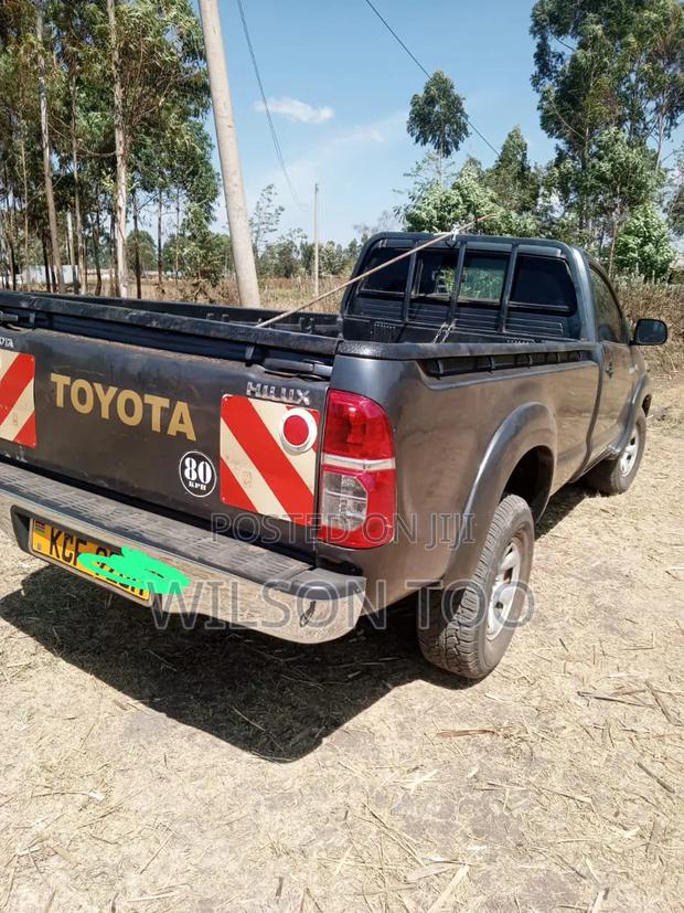 Toyota Hilux 2013 Gray