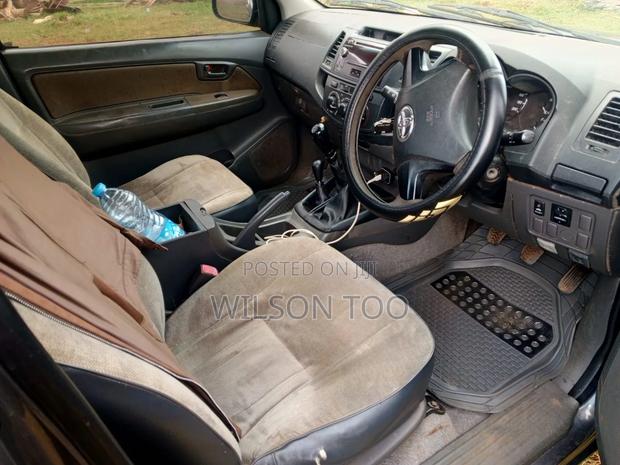 Toyota Hilux 2013 Gray