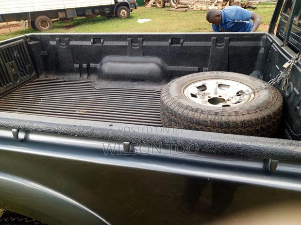 Toyota Hilux 2013 Gray