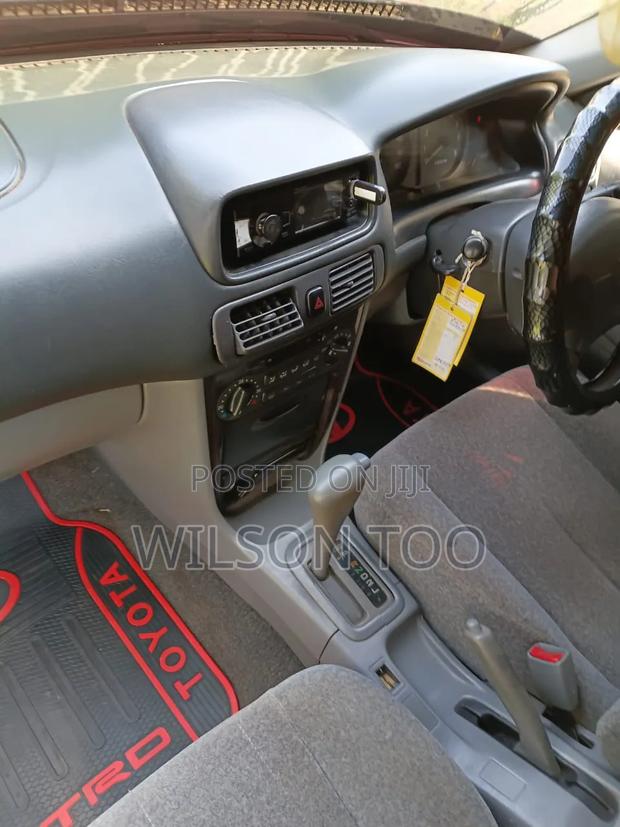 Toyota Corolla 1999 Silver