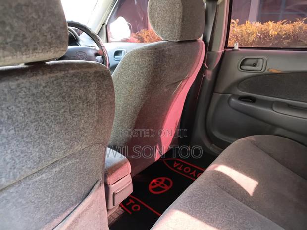 Toyota Corolla 1999 Silver