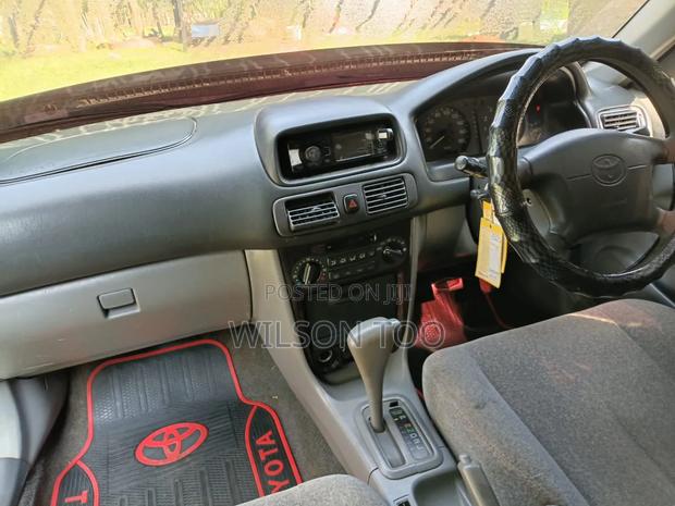 Toyota Corolla 1999 Silver