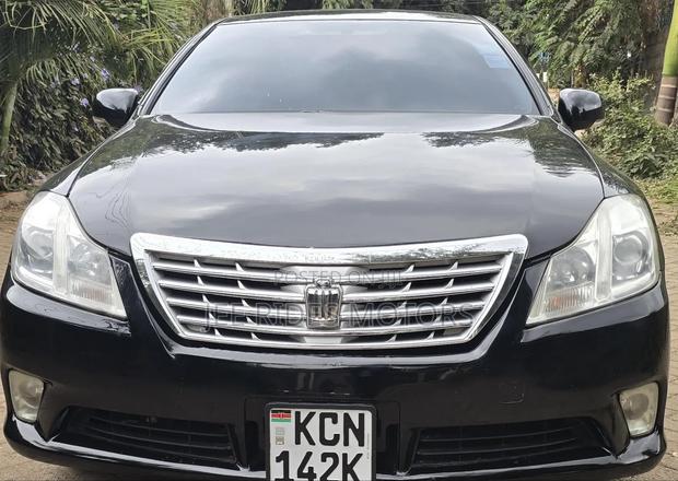 Toyota Crown 2010 Matt Black