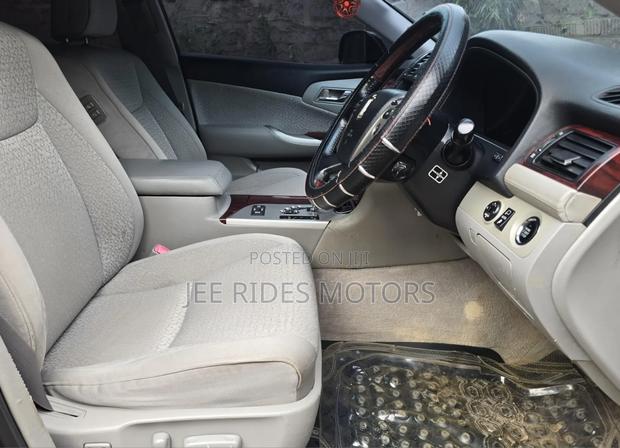 Toyota Crown 2010 Matt Black