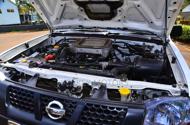 Nissan NP300 2019 White