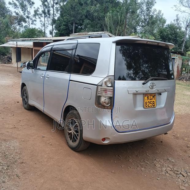 Toyota Voxy 2010 Gray