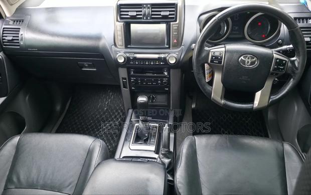 Toyota Land Cruiser Prado 2012 Silver