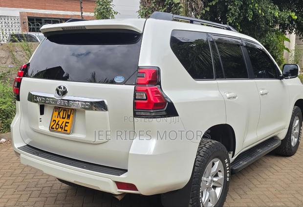 Toyota Land Cruiser Prado 2018 Pearl