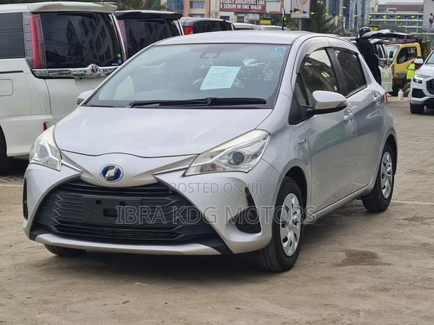 Toyota Vitz 2019 Silver