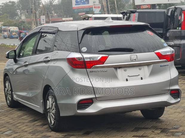 Honda Fit Shuttle 2019 Silver