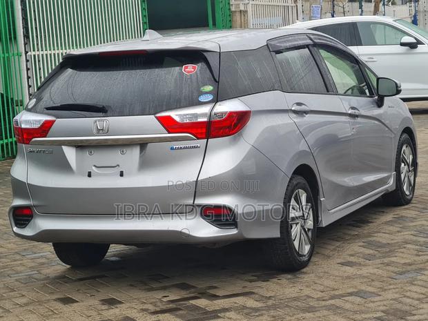 Honda Fit Shuttle 2019 Silver