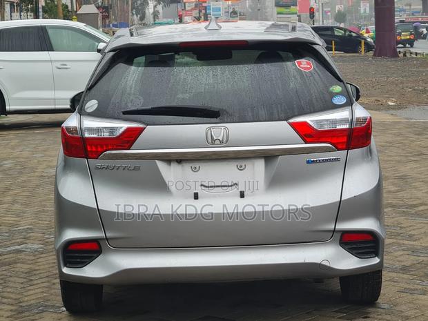 Honda Fit Shuttle 2019 Silver