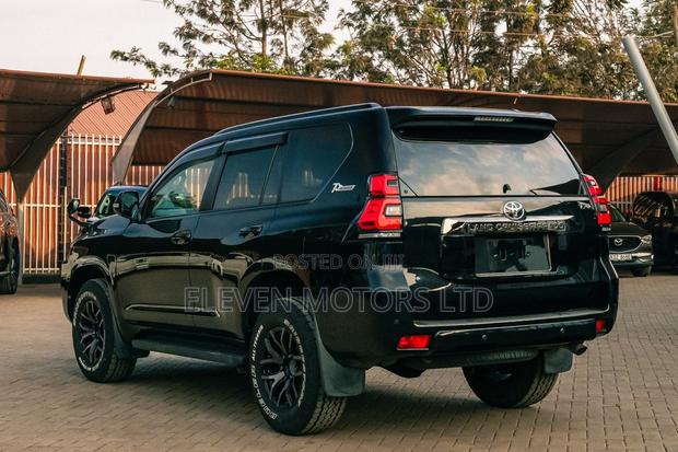 Toyota Land Cruiser Prado 2021 Black